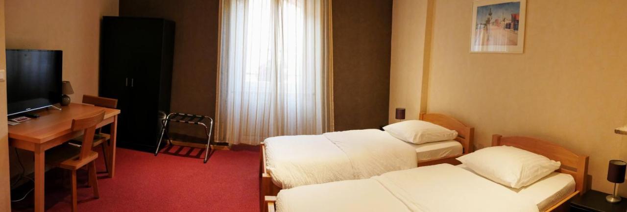 Hotel Restaurant Collin Ferrette 외부 사진